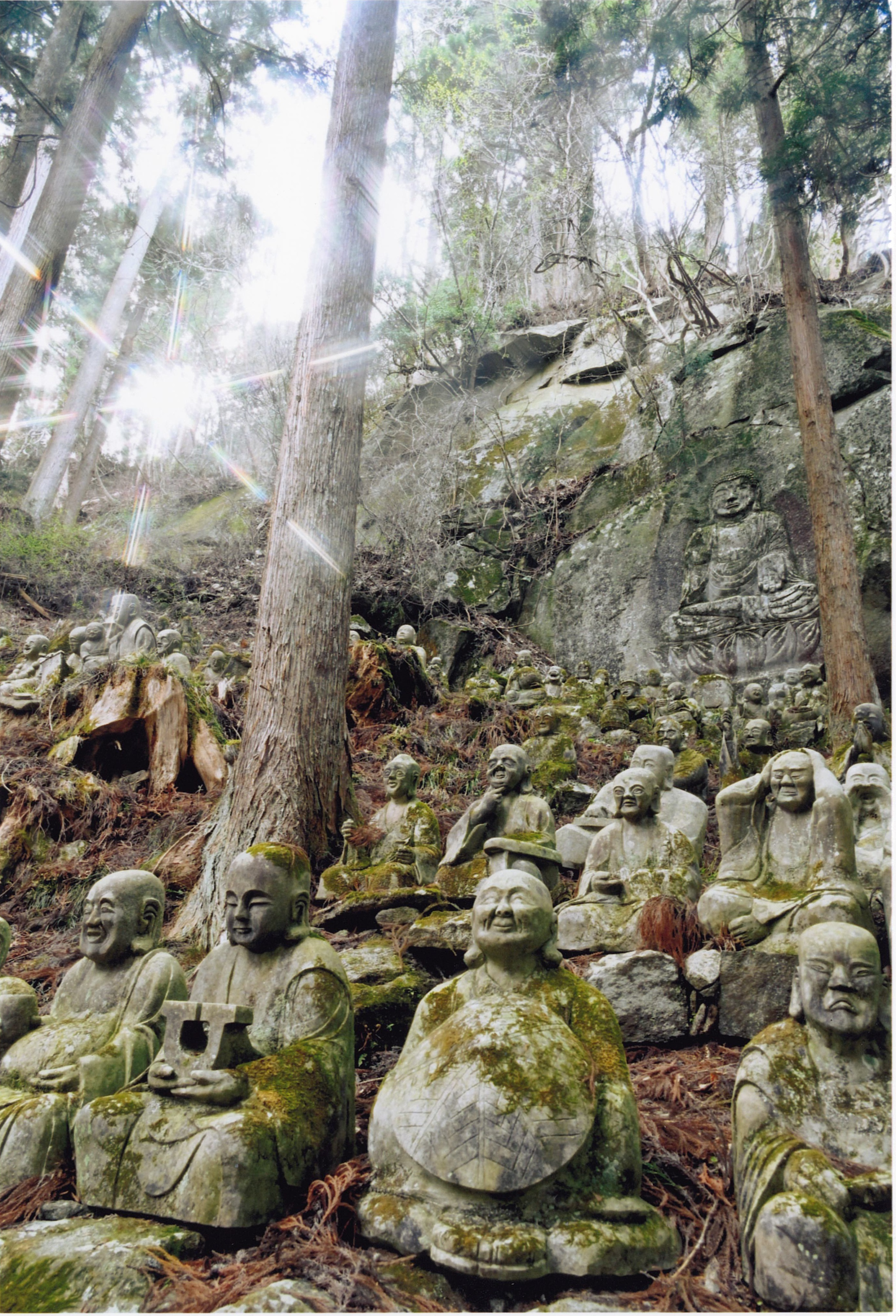 10 R7フォトコン【SNS】優秀賞「並んだ羅漢様」西山栄