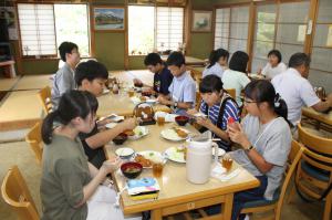 昼食の様子