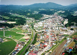 上空から見た小野町の写真
